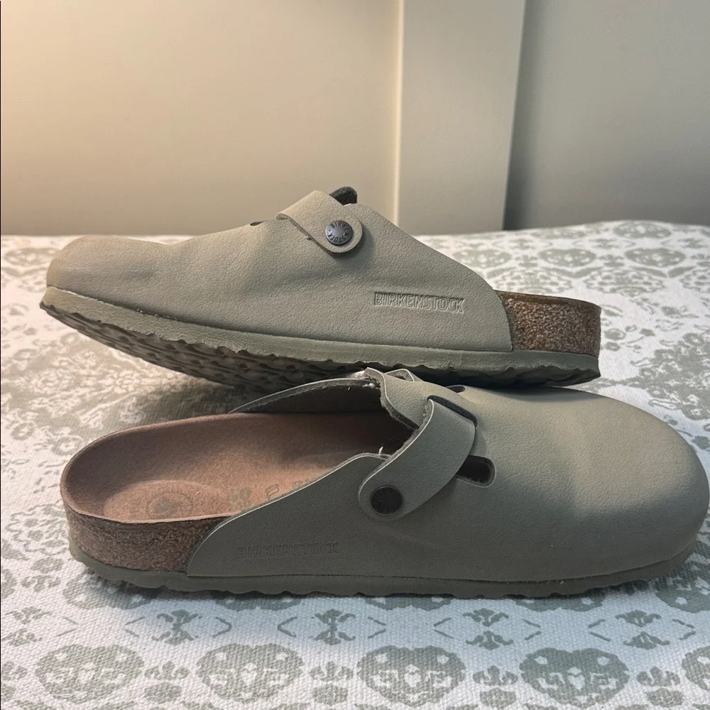 Birkenstock Boston Vegan Clogs - Picture 6 of 9